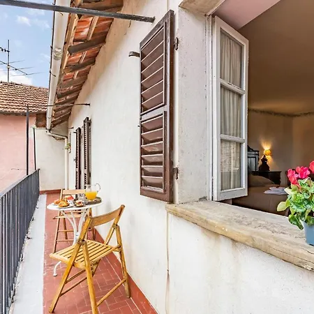 Casa vacanze Gorgeous In With Jacuzzi